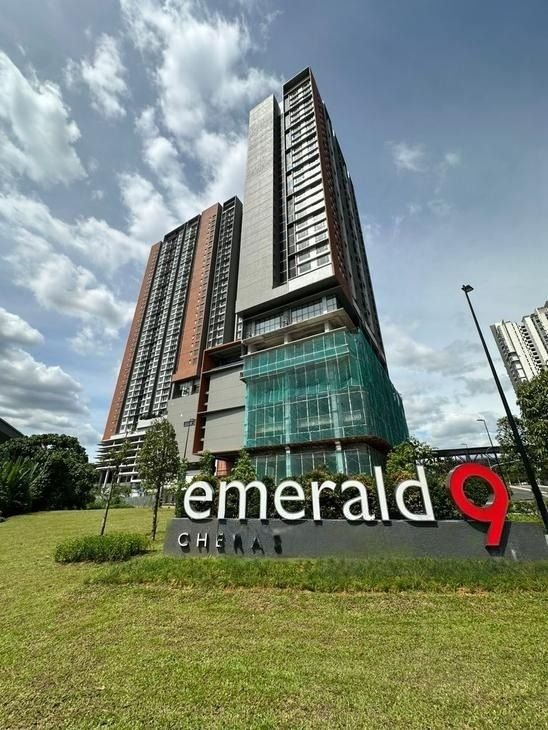 Emerald 9 Cheras, Persiaran Awana