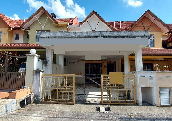 Jalan Puncak Saujana