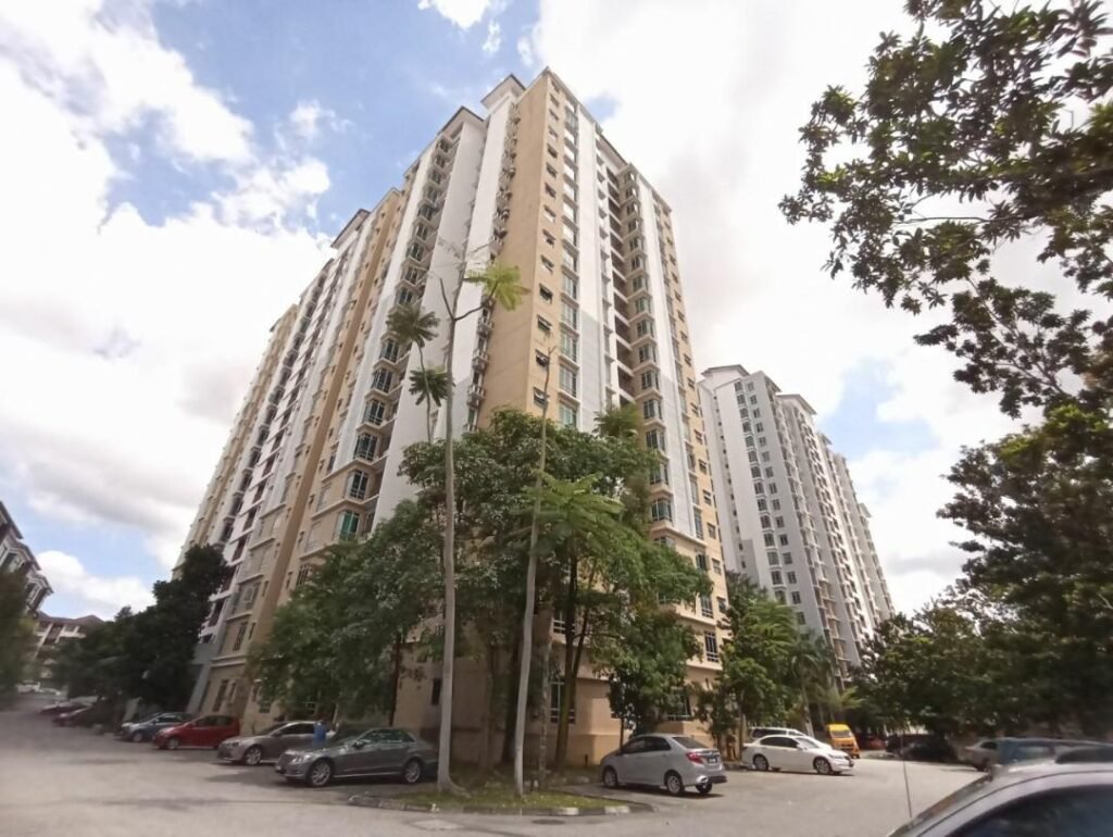 Villa Park Condominium